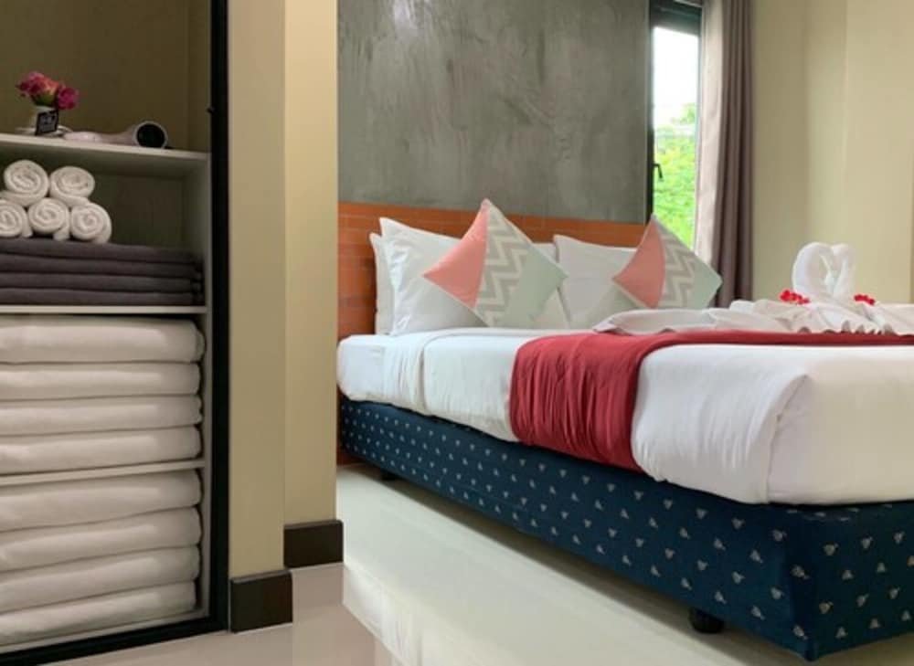 Isayarada Apartment,Phuket>>Choeng Thale,3 star