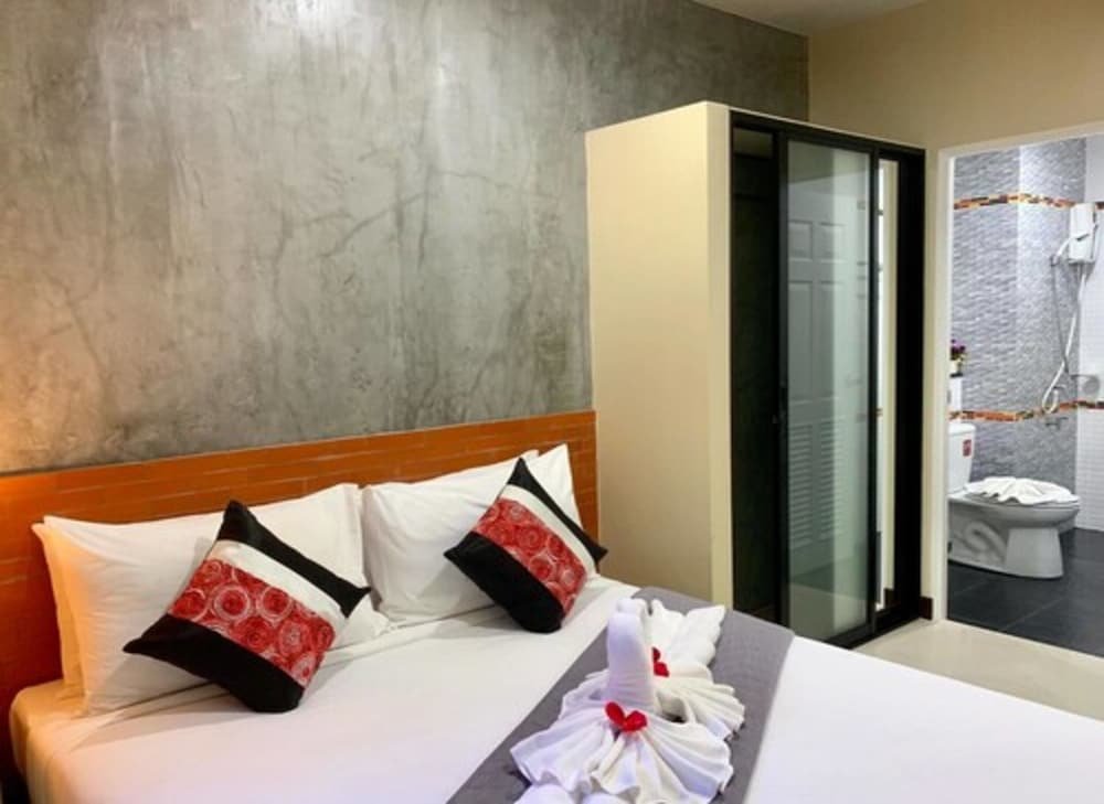 Isayarada Apartment,Phuket>>Choeng Thale,3 star