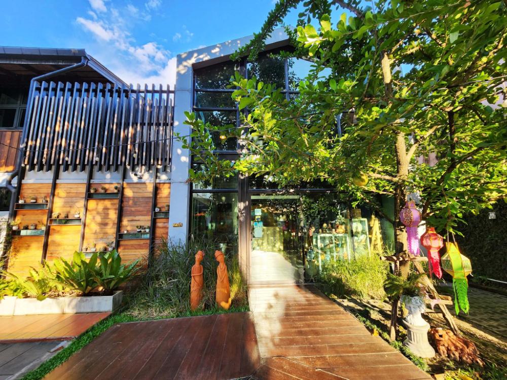 baan mai kradan hostel chiang rai