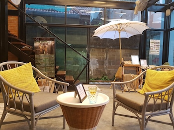 baan mai kradan hostel chiang rai