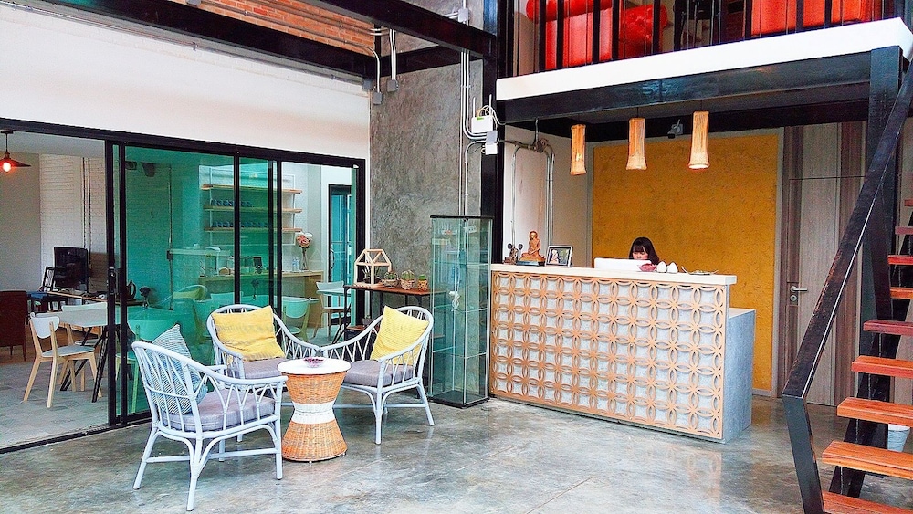 baan mai kradan hostel chiang rai