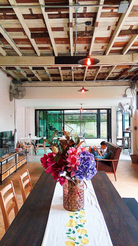 baan mai kradan hostel chiang rai