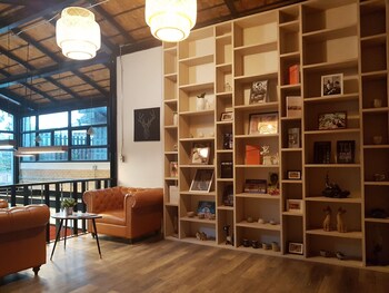 baan mai kradan hostel chiang rai