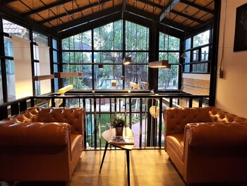 baan mai kradan hostel chiang rai