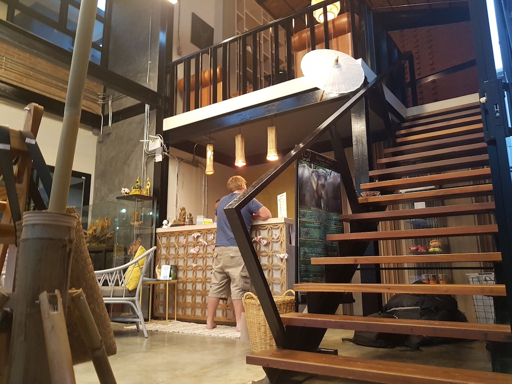 baan mai kradan hostel chiang rai