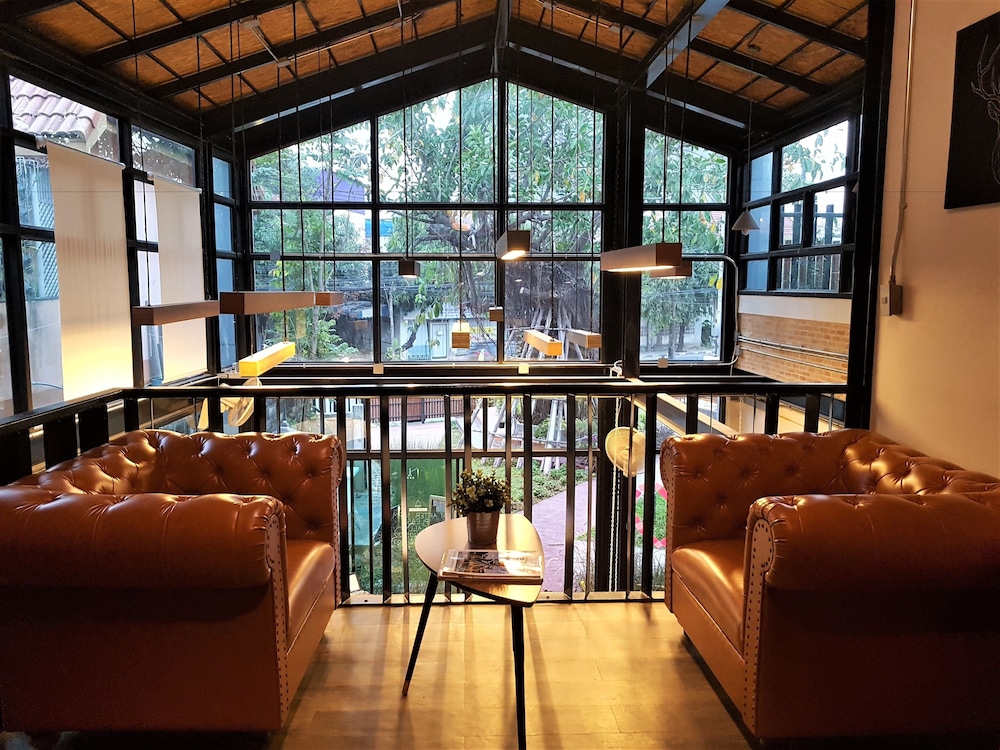 baan mai kradan hostel chiang rai