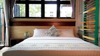 baan mai kradan hostel chiang rai