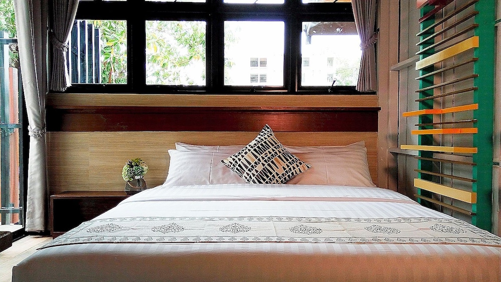 baan mai kradan hostel chiang rai