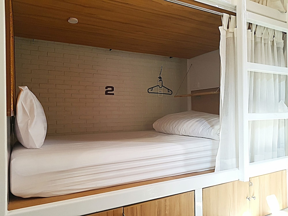 baan mai kradan hostel chiang rai