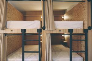 Vestique Hostel,185/4 Lumphun Road Watket,2 star