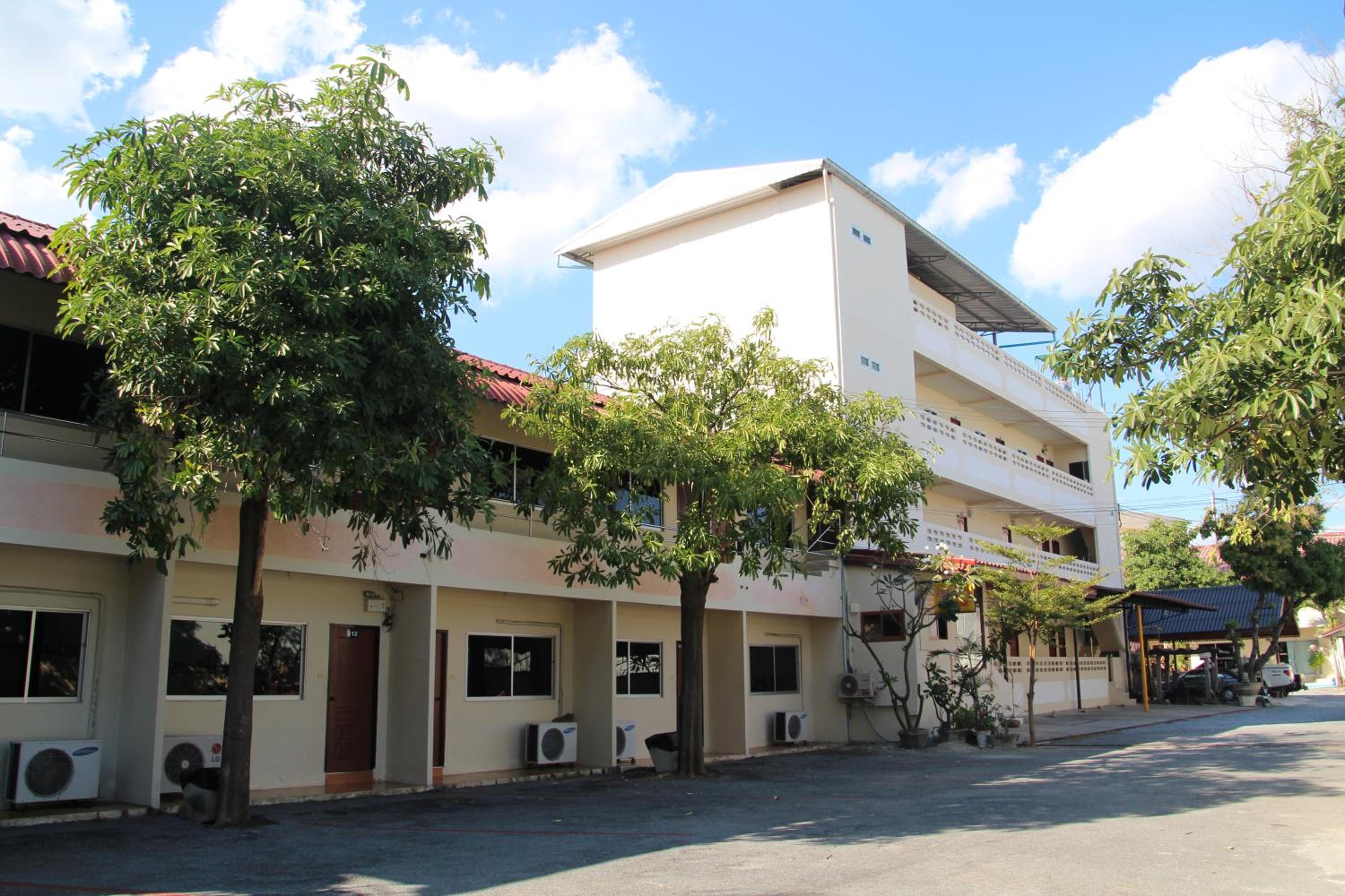 Rachaphrukresortlopburi,Lop Buri>>Khao Sam Yot,2 star