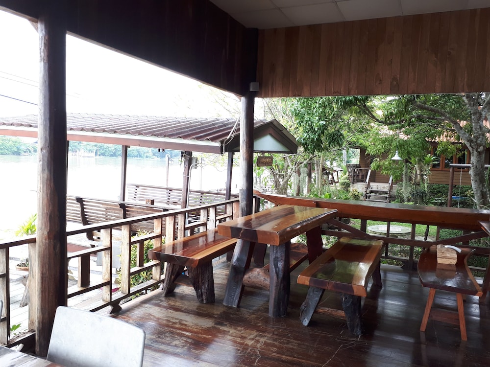 Chantara Resort,Bang Khonthi>>Amphawa,3 star