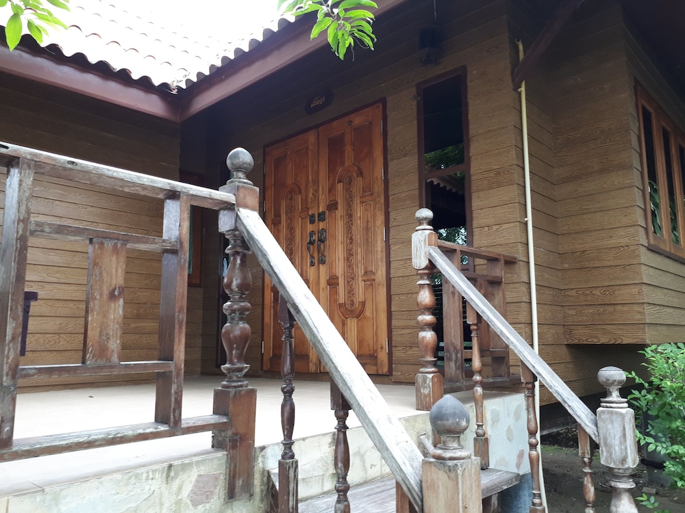 Chantara Resort,Bang Khonthi>>Amphawa,3 star