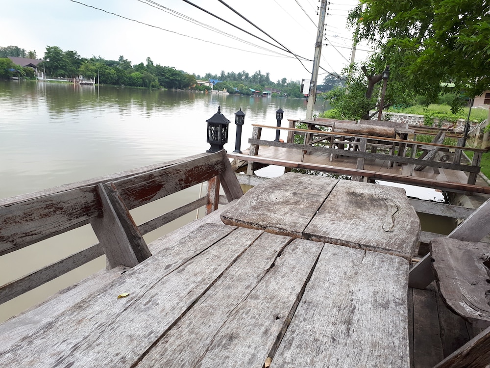 Chantara Resort,Bang Khonthi>>Amphawa,3 star