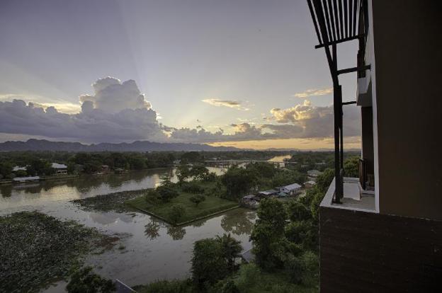 natee the riverfront hotel kanchanaburi