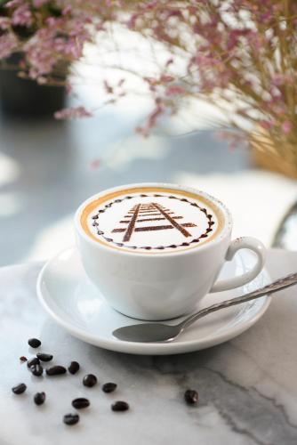 natee the riverfront hotel kanchanaburi