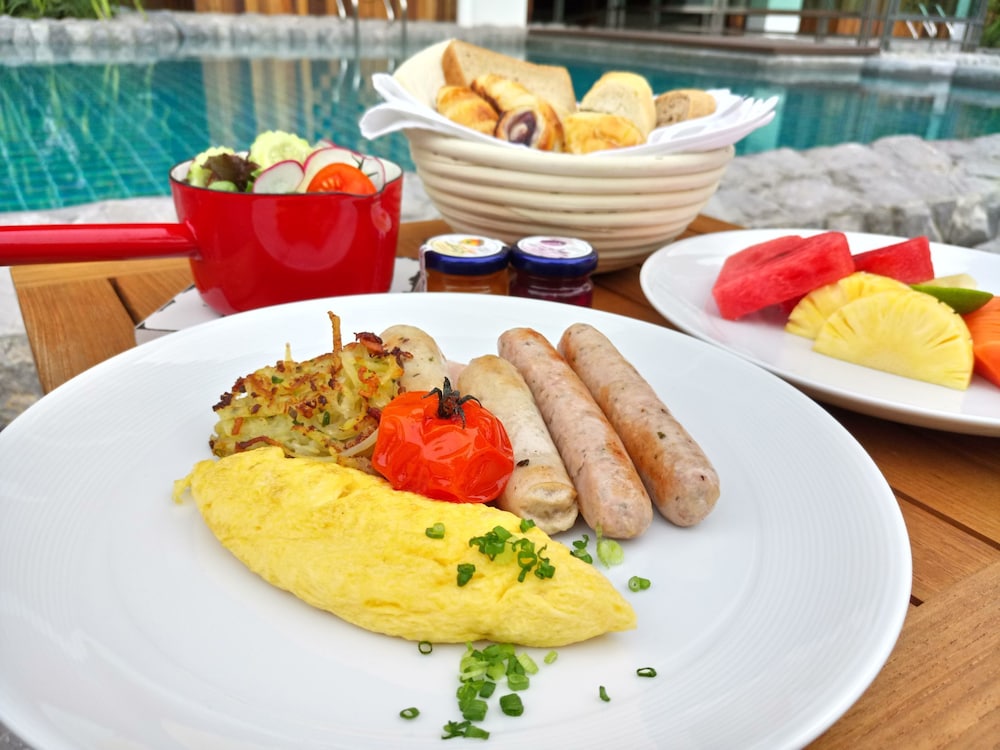 natee the riverfront hotel kanchanaburi