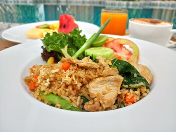 natee the riverfront hotel kanchanaburi