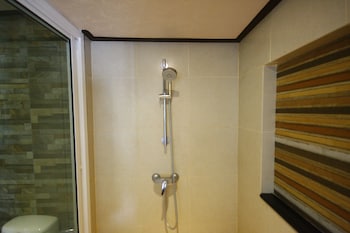 the farm resort and restaurant