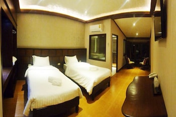 the farm resort and restaurant