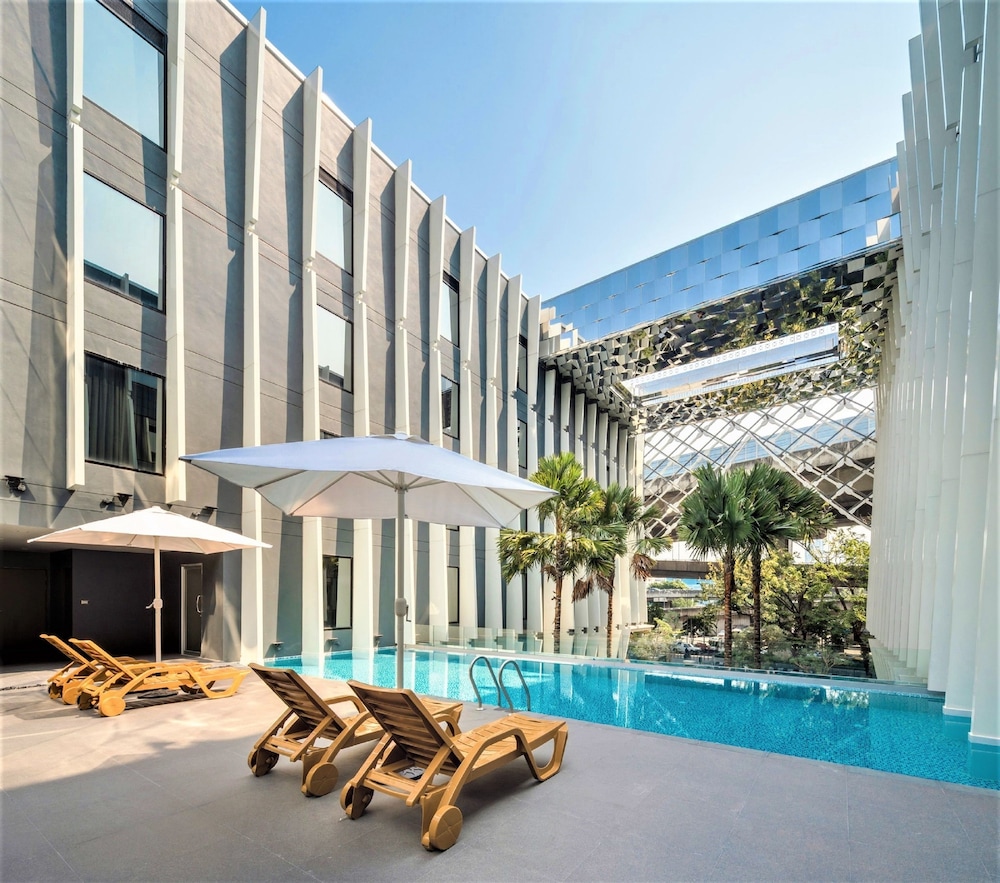 bangkok midtown hotel