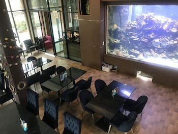 v20boutique jacuzzi hotel