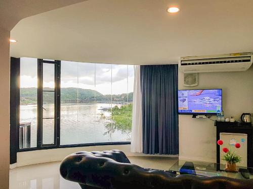 phornpailin riverside resort