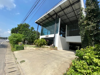 norn lamphun boutique hotel