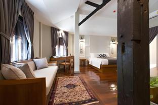 prince theatre heritage stay hostel silom