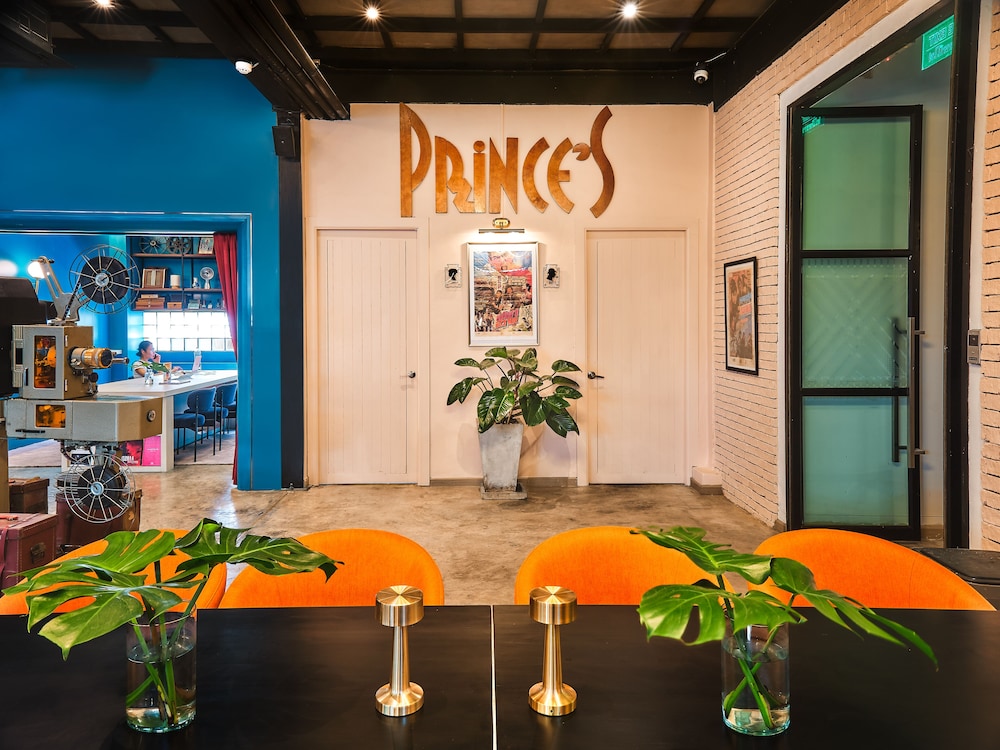 prince theatre heritage stay hostel silom