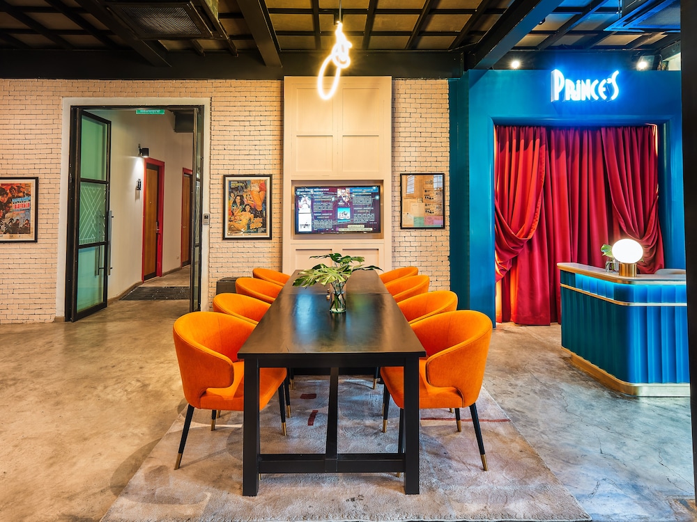 prince theatre heritage stay hostel silom