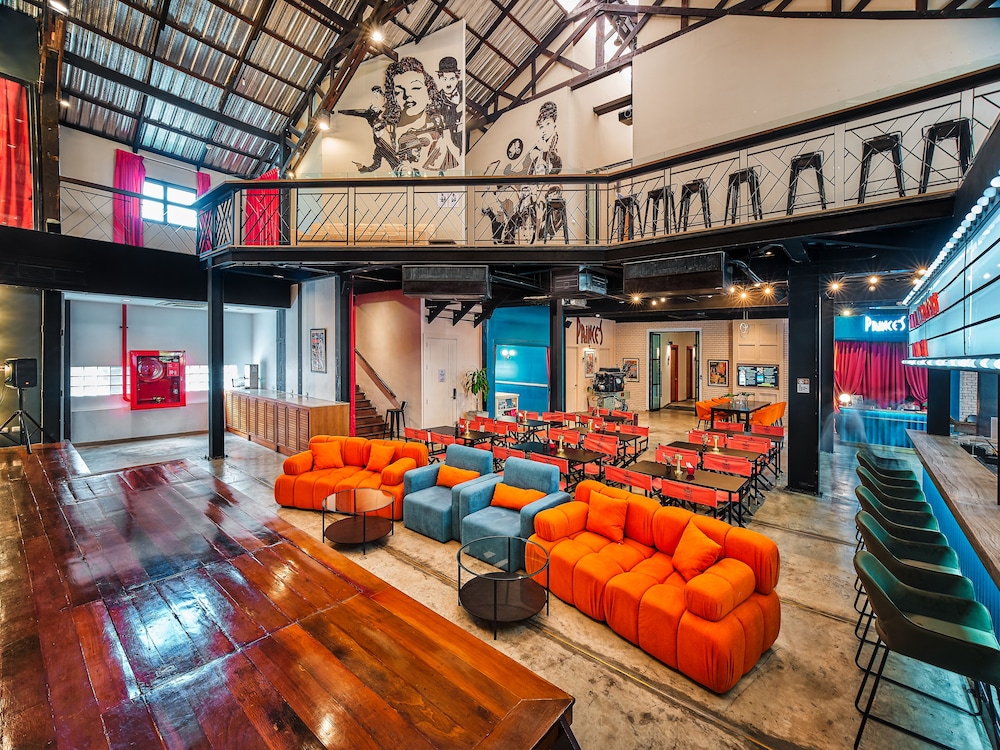 prince theatre heritage stay hostel silom