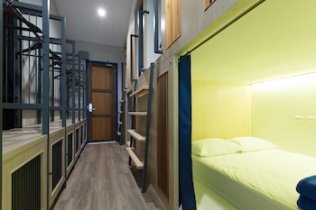 prince theatre heritage stay hostel silom