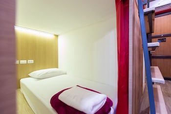 prince theatre heritage stay hostel silom