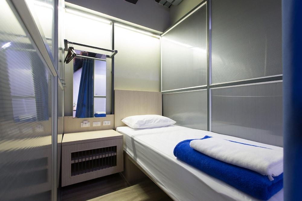 prince theatre heritage stay hostel silom