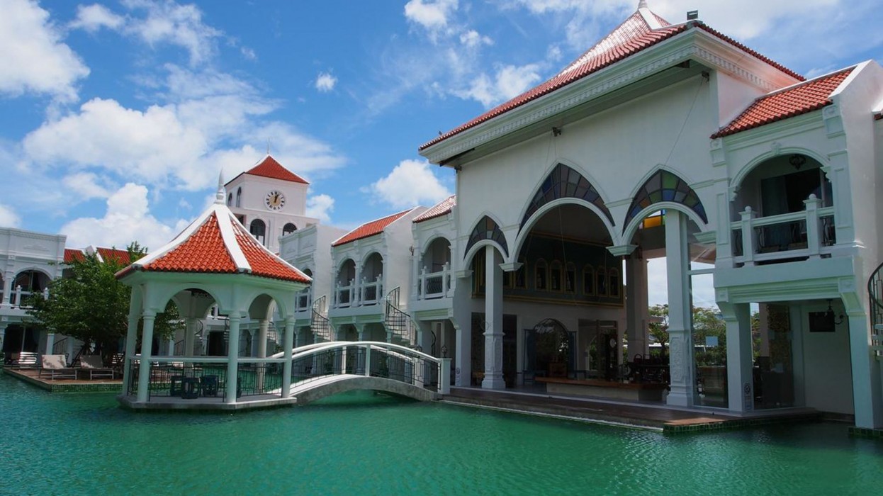 supicha pool access hotel