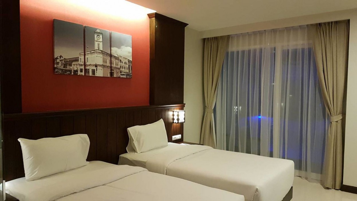 supicha pool access hotel