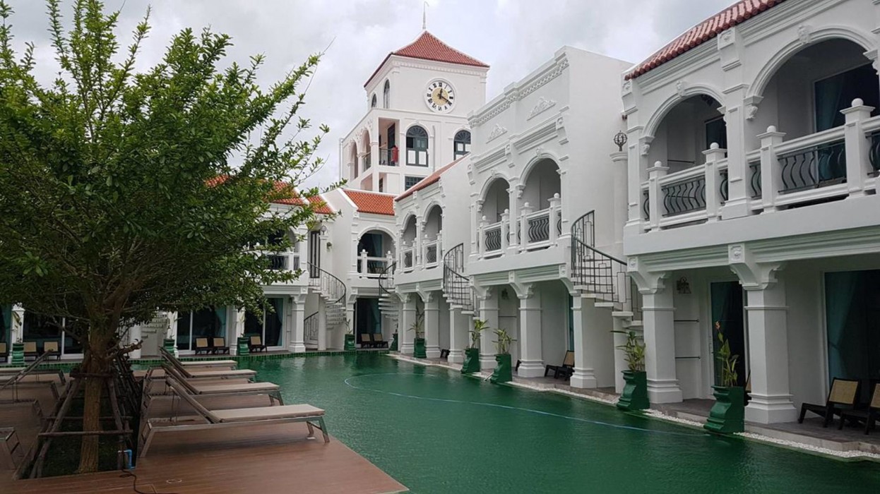 supicha pool access hotel