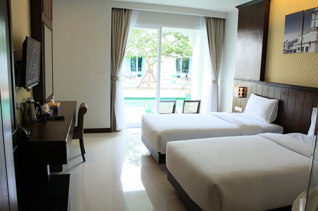 supicha pool access hotel