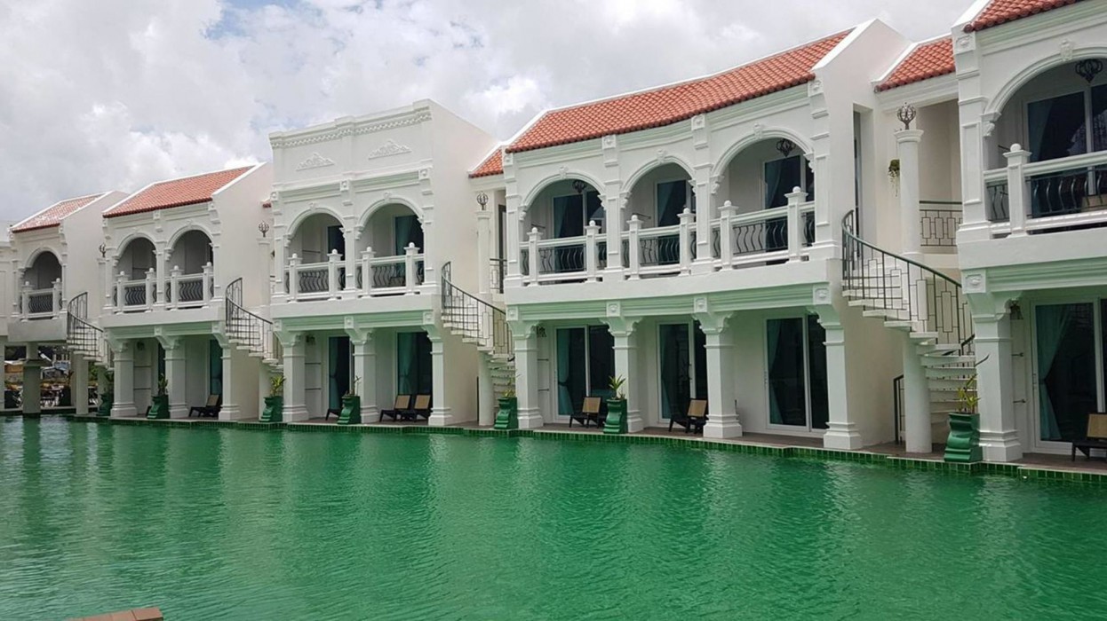 supicha pool access hotel