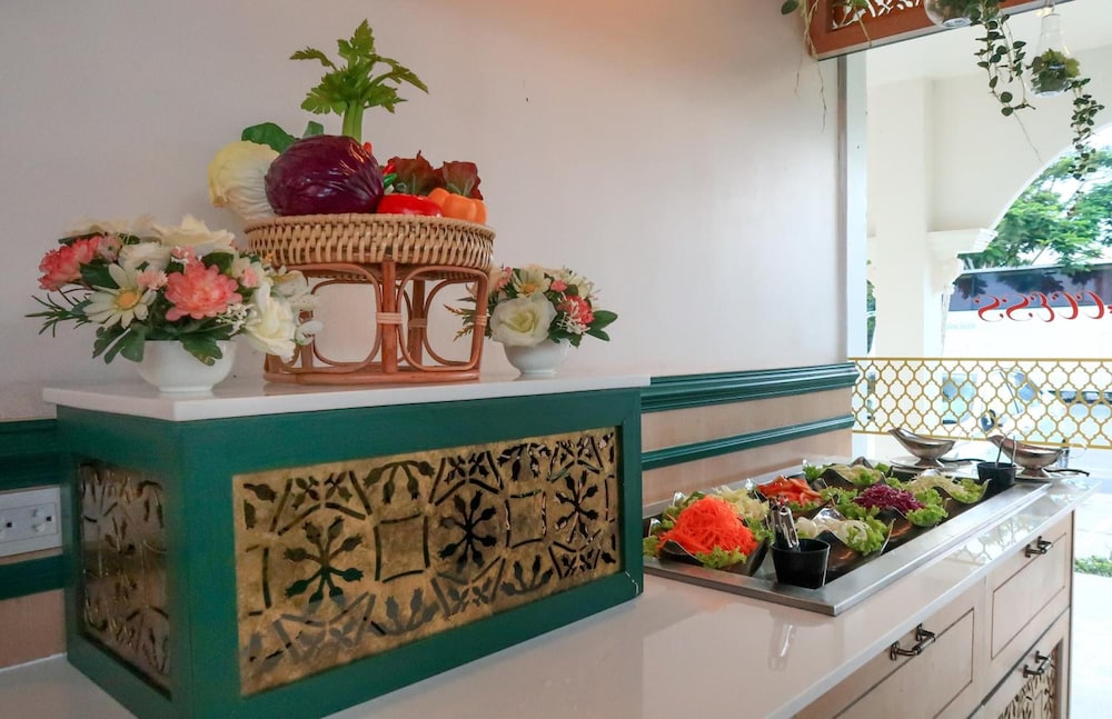 supicha pool access hotel