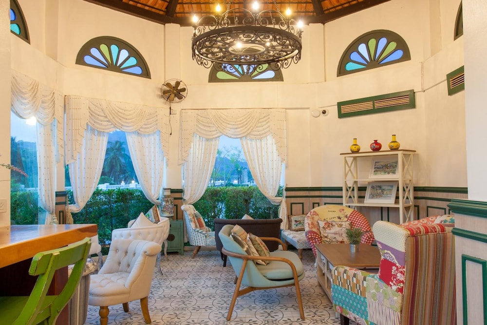 supicha pool access hotel