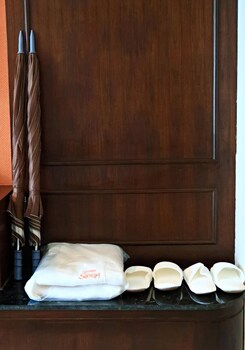 supicha pool access hotel