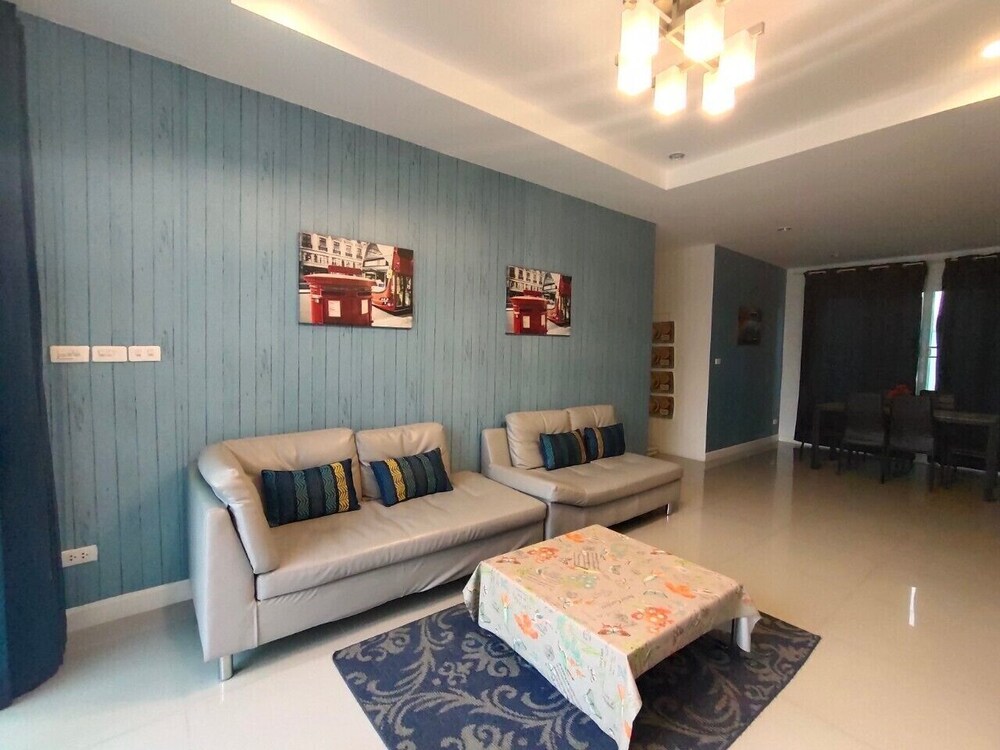 baan rolita pool villa hua hin