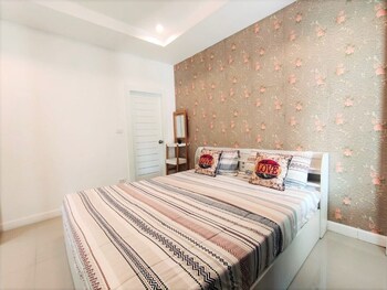 baan rolita pool villa hua hin