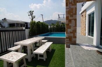 baan rolita pool villa hua hin
