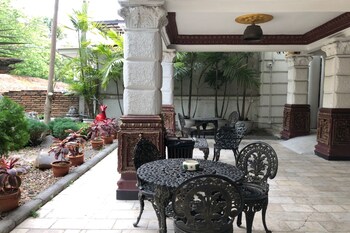 pingdoi hualin boutique hotel