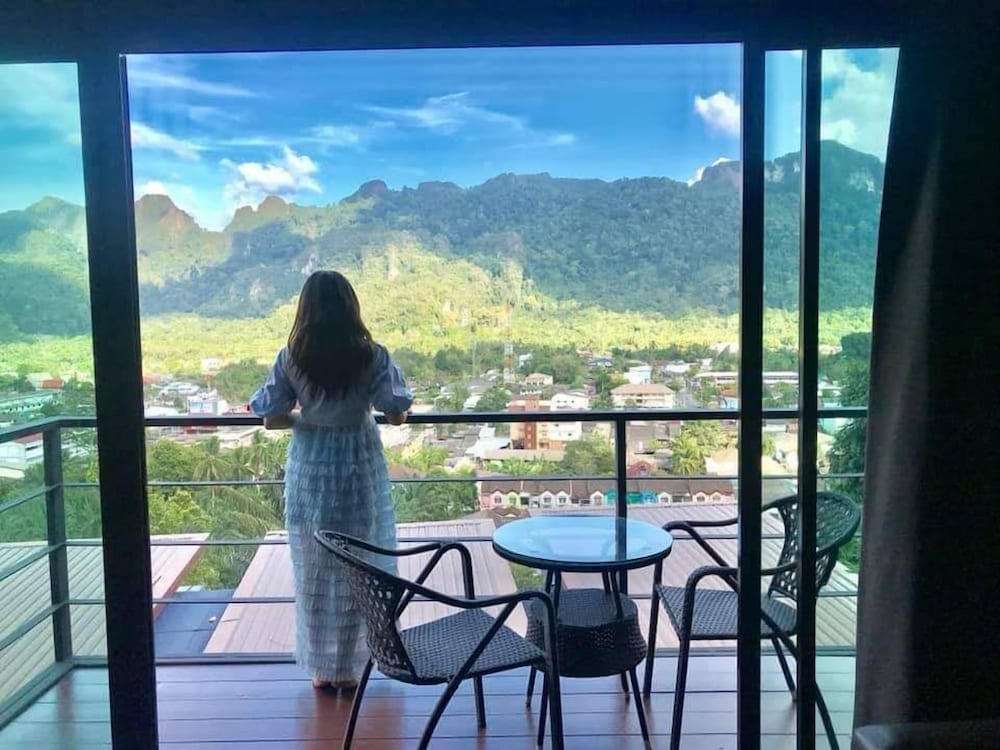 blue mountain phangnga resort