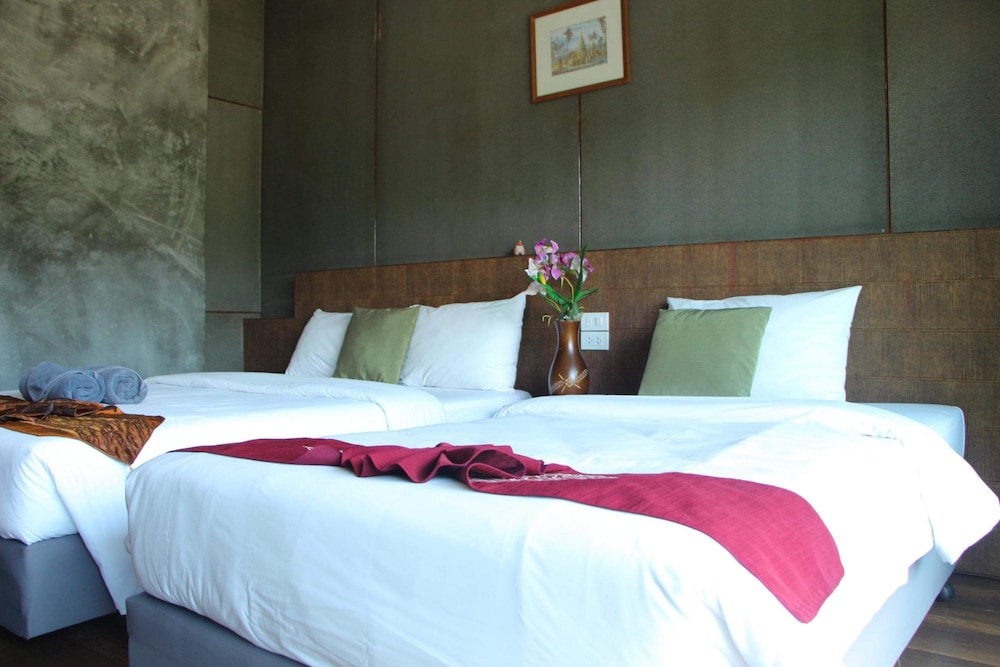 blue mountain phangnga resort