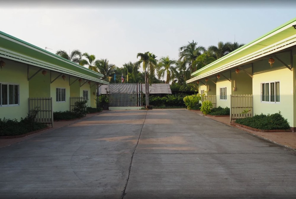 555 resort